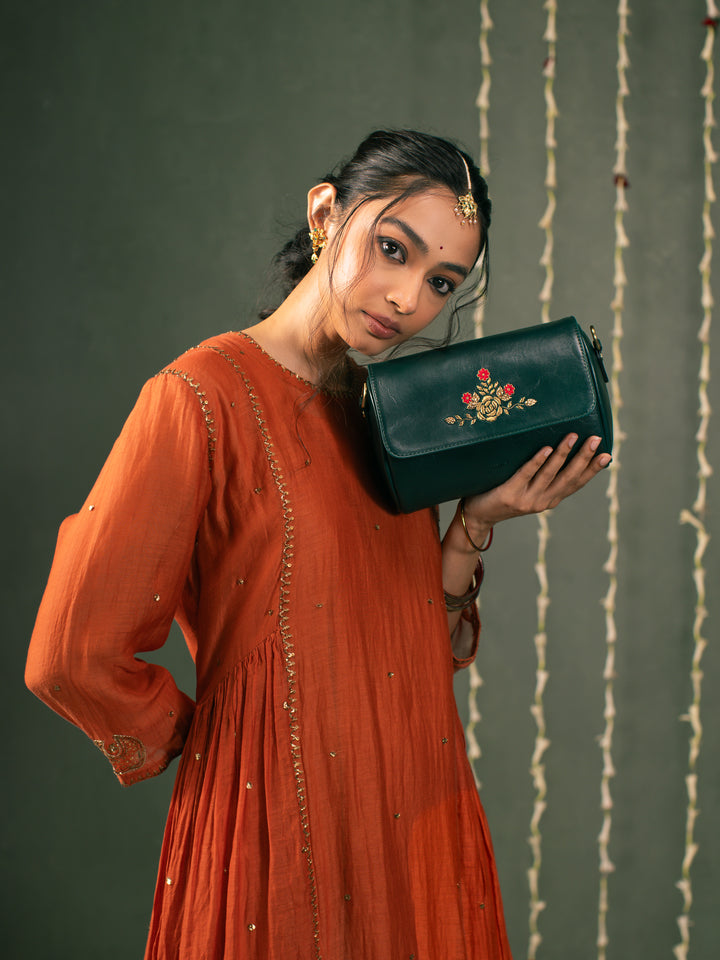 Zari Roses Retro Style Flap Sling - Green