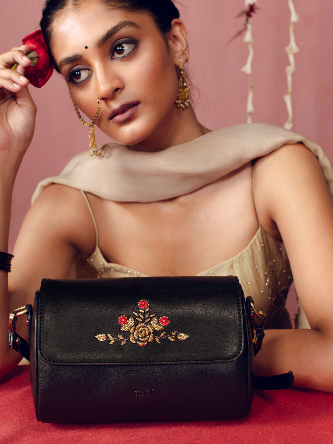 Zari Roses Retro Style Flap Sling - Black