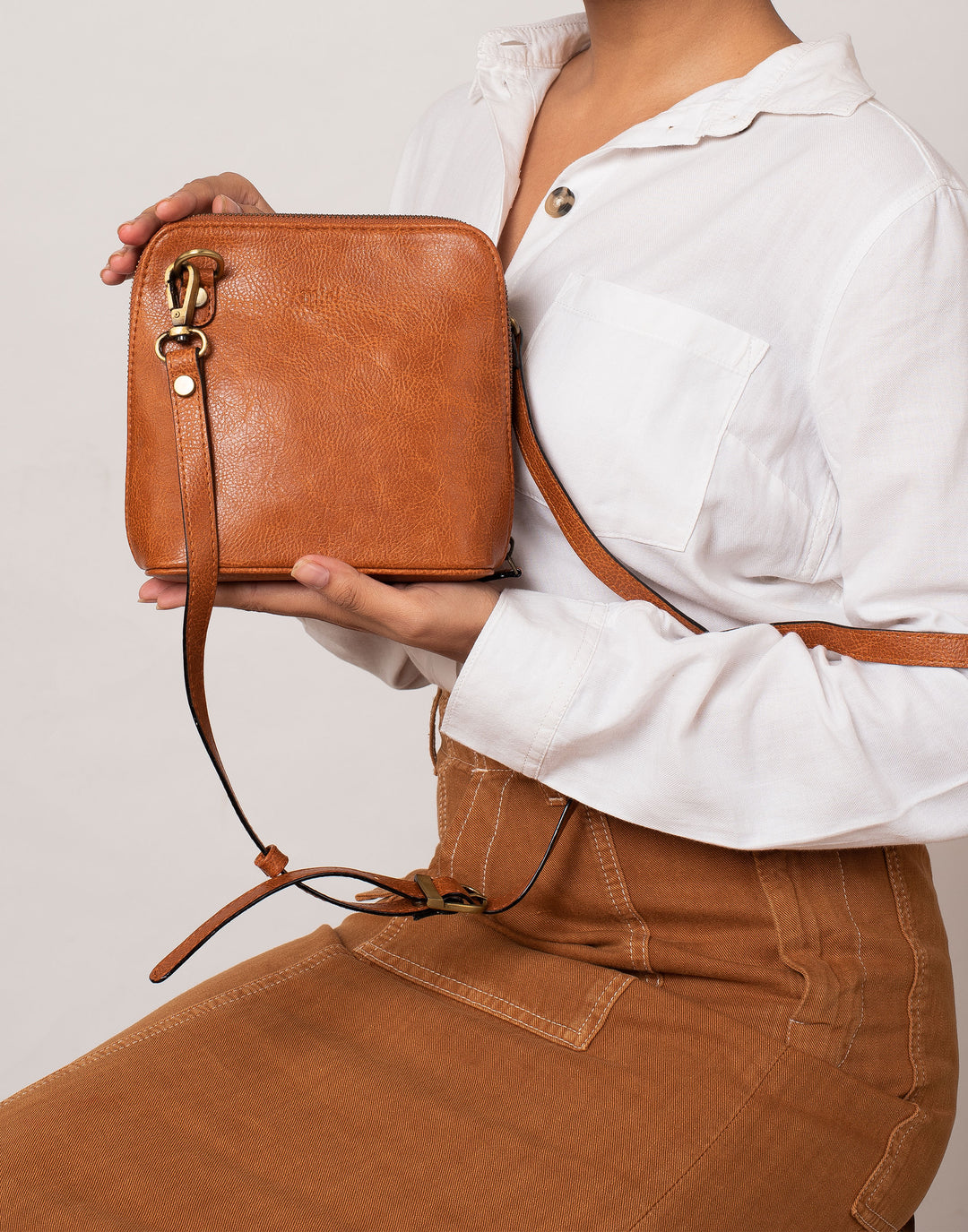 Venice Sling Bag-Tan