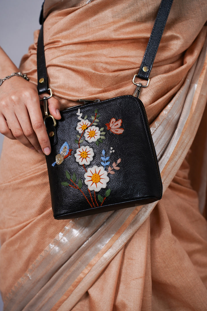 White Daisy Venice Sling Bag