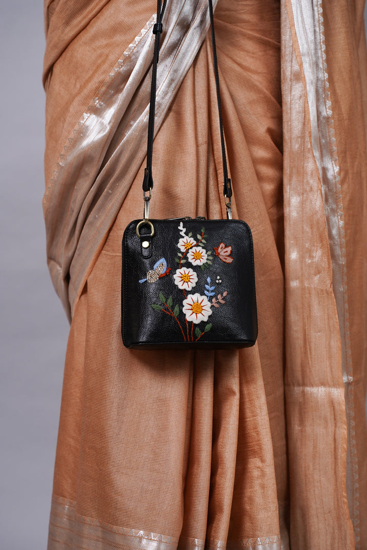 White Daisy Venice Sling Bag