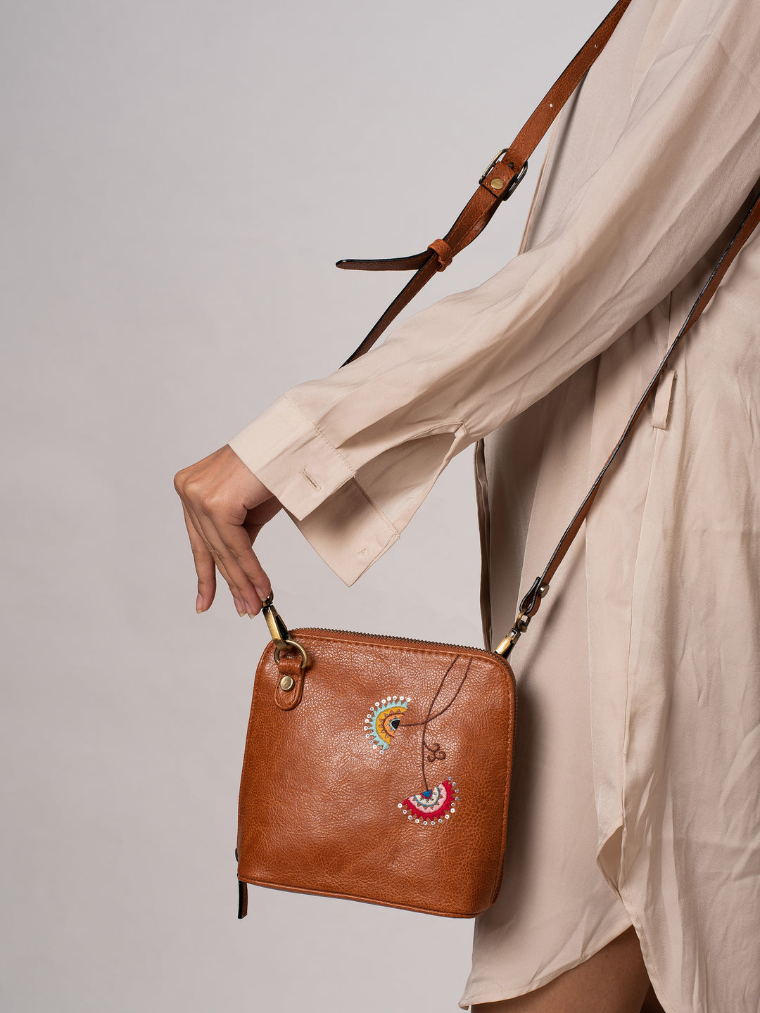 Coral Bells Sling Bag - Miri