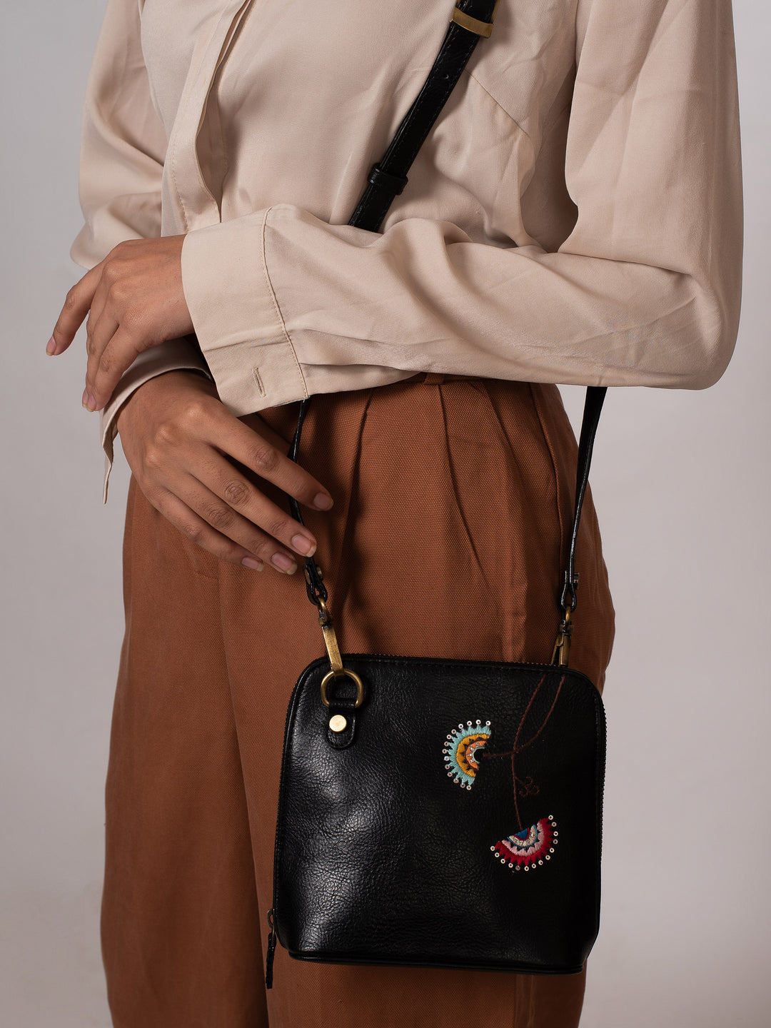 Coral Bells Sling Bag - Miri