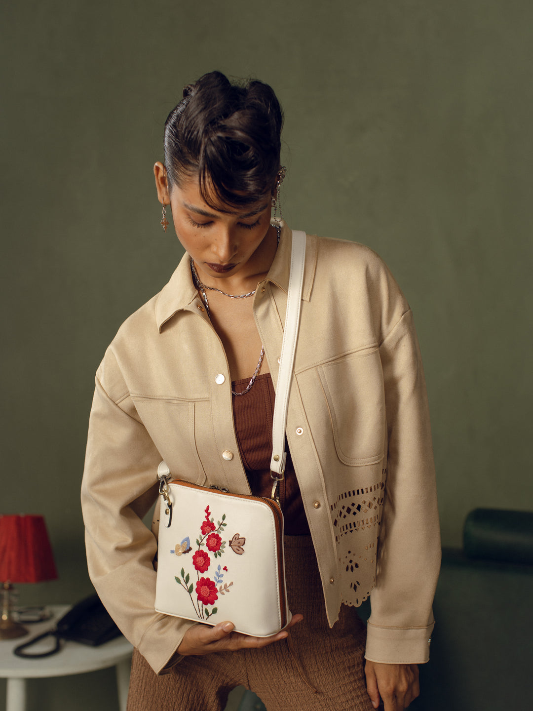 Red Daisy Hand Embroidered Colaba Sling - Ivory