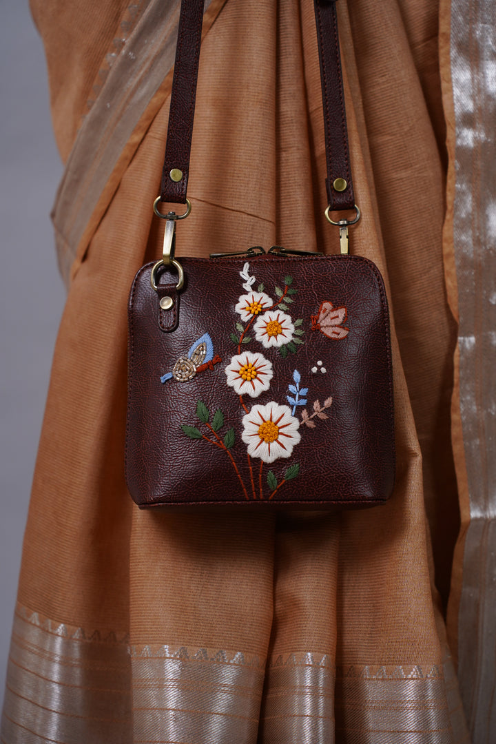 Hand Embroidered White Daisy Venice Sling Bag