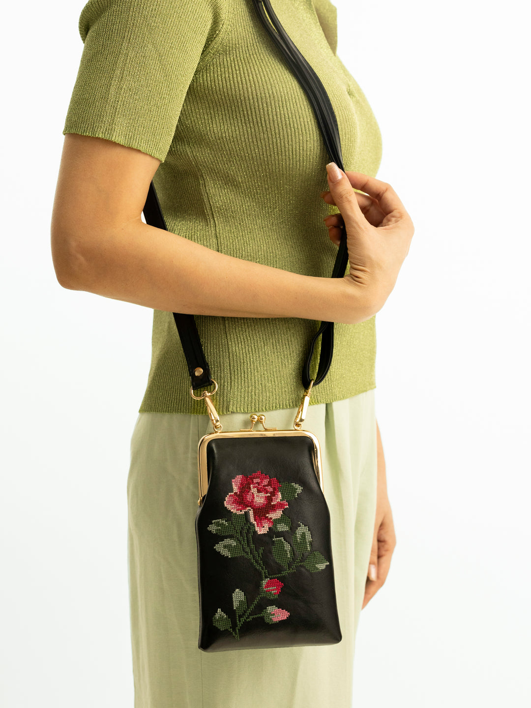 Udhagai Queen Cross Stitched Mobile Slings - Black