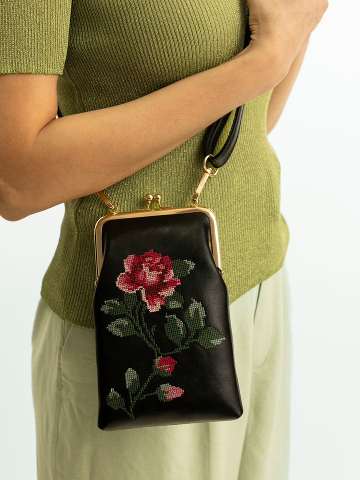 Udhagai Queen Cross Stitched Mobile Slings - Black